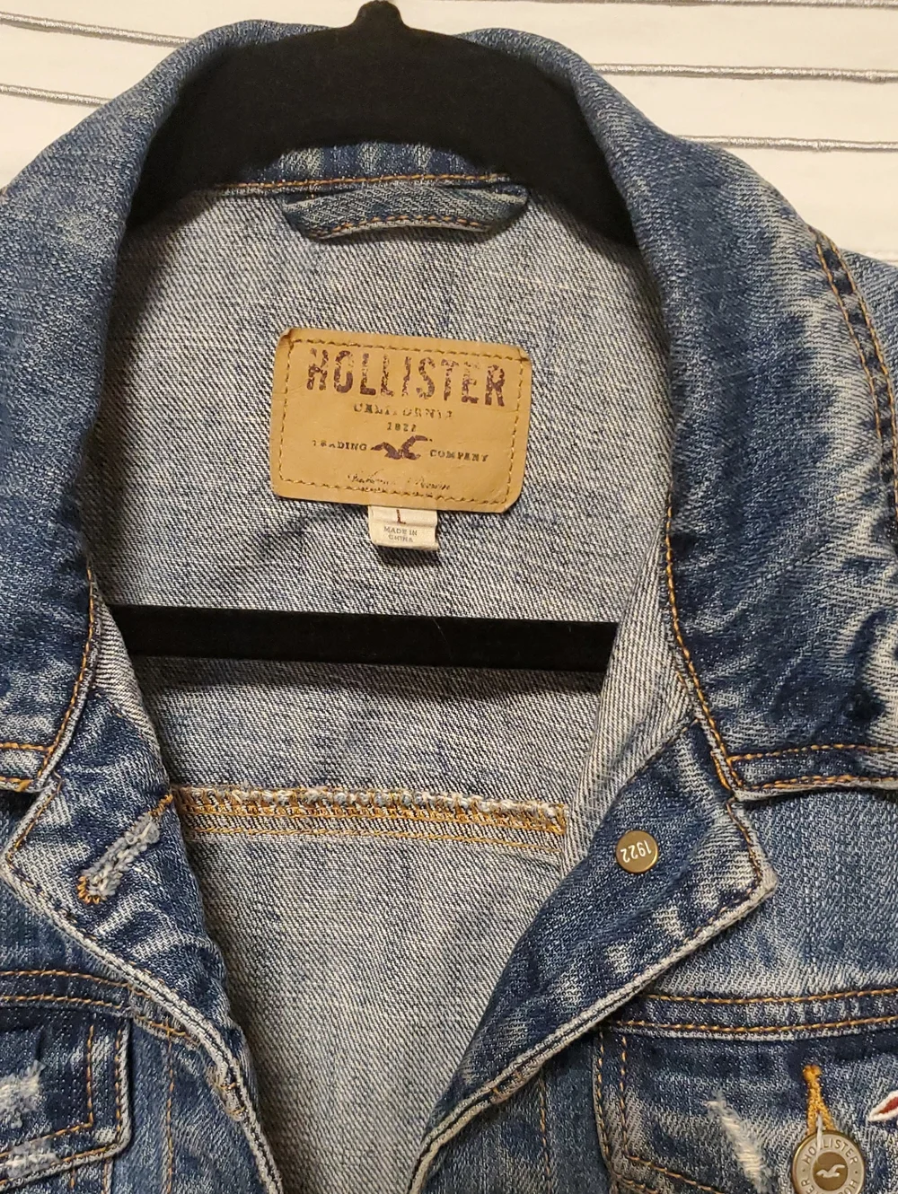 Vintage Hollister Denim Medium Wash Blue Denim Classic Trucker Jean Jacket Lg